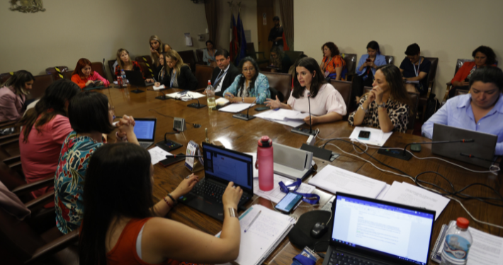 Funcionaria de la Cámara de Diputados denuncia acoso sexual y laboral de diputado