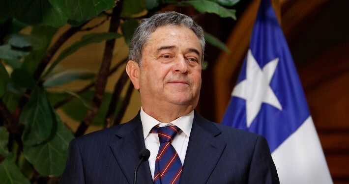 Nueva mesa directiva del Senado: Juan Antonio Coloma asume como presidente