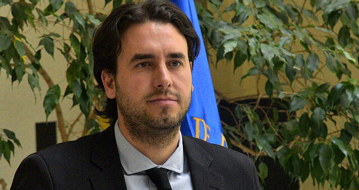 Mirosevic anuncia comisión en la Cámara para investigar indultos del Presidente