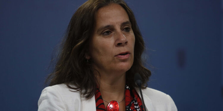 Fiscalía citó a ministra Urrejola y su equipo por filtración de audio de reunión