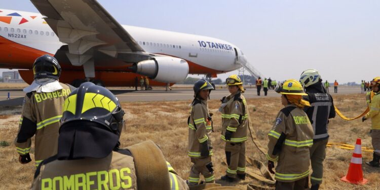 Tras casi un mes, el Ten Tanker se fue de Chile