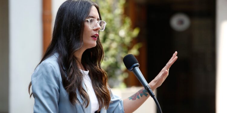 Ministra Vallejo: «El cambio de gabinete no era para satisfacer a los partidos»