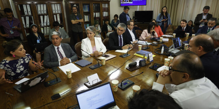 Sin Chile Vamos, mesa técnica se reúne este lunes por reforma previsional