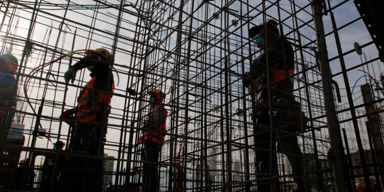 Producción industrial de Chile bajó un 1,1 por ciento interanual en febrero