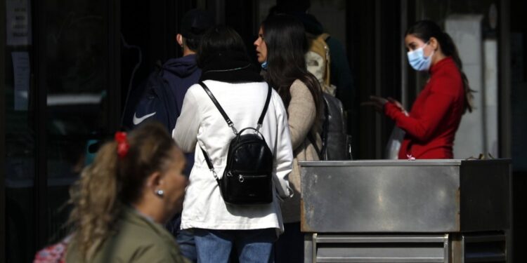 INE: Ingresos de la mitad de las mujeres son casi 19% más bajos que los hombres