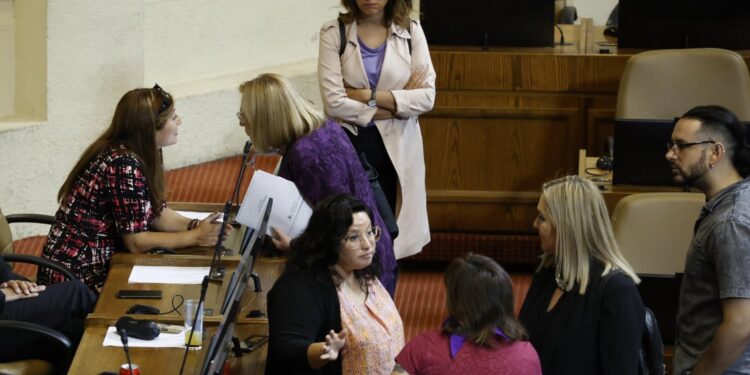 Round del ministro Ávila le restó votos claves a la reforma tributaria