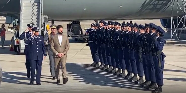 Presidente Boric llegó a Tarapacá en la primera visita de su mandato