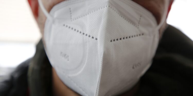 Minsal anuncia detección del primer caso humano de gripe aviar en Chile