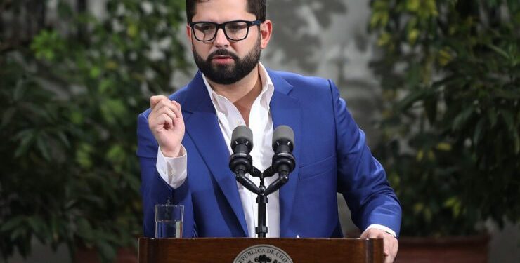 Boric por muerte de Jorge Edwards: “Nuestra vida cultural lo echará de menos”
