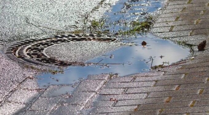 Essal llama a desconectar aguas lluvias del alcantarillado de cara al invierno