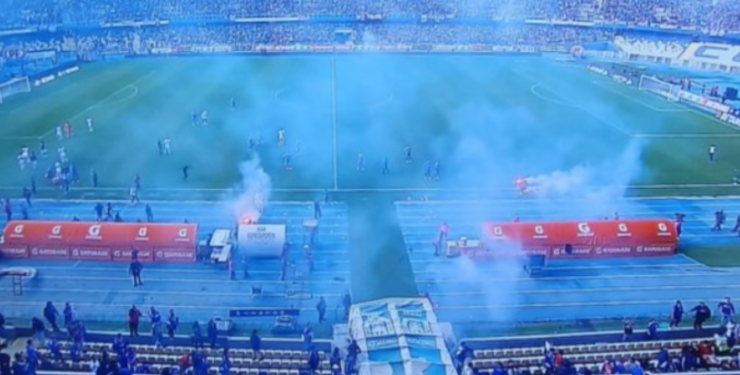 Suspenden clásico universitario por incidentes al interior del estadio