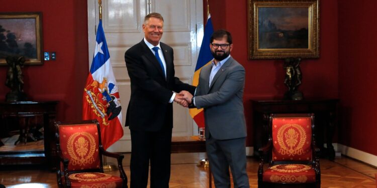 Presidente Boric firmó declaración de cooperación con Rumania ante desastres