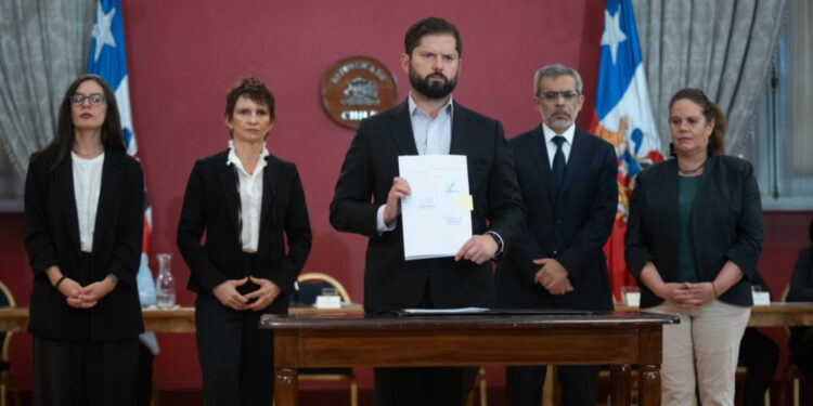 Gobierno promulga Ley Naín-Retamal tras conmoción por crimen del cabo Palma