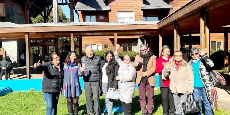 Desarrollo Social junto a Senama Los Lagos lanzó concurso literario para personas mayores 2023