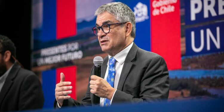 Ministro Marcel destaca que proyecto de Royalty Minero aportaría $24.031 millones a región de Los Lagos 