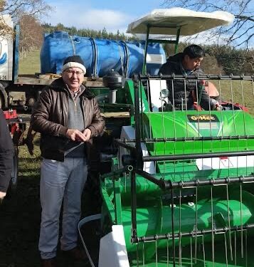 Entregan maquinaria agrícola a comunidad en San Juan de la Costa