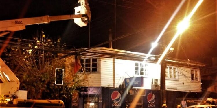 Provincia de Osorno: Saesa trabaja en reponer servicio en comunas afectadas por fuerte temporal