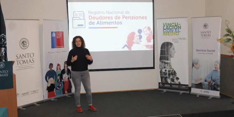 Área social de Santo Tomás Osorno realizó charla sobre nueva ley de responsabilidad parental 