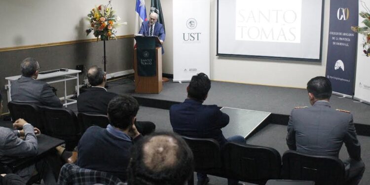 Reconocido abogado Carlos Andreucci dictó charla magistral en Santo Tomás Osorno