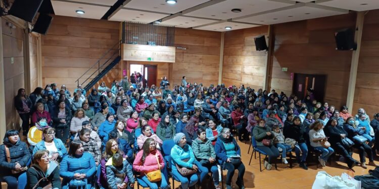 Osorno: Sindicato de manipuladoras de alimentos provincial inician paro indefinido 