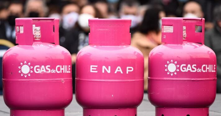«Un verdadero bochorno»: Las críticas al Gobierno por los costos del programa «Gas para Chile»
