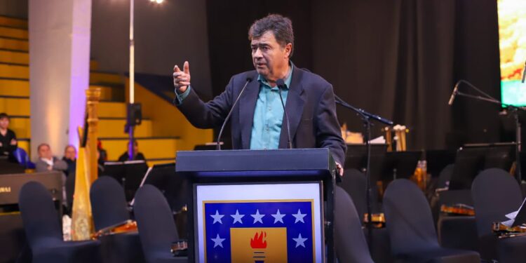 Ministerio de Agricultura anunció creación de mil empleos para reconstrucción por incendios en zona centro-sur