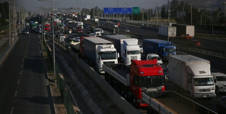Gremio de camioneros convoca a movilizaciones este lunes por violencia en macrozona sur