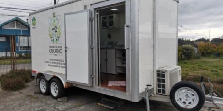 Roban carro de arrastre municipal de servicio podológico en Osorno