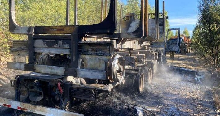 Nuevo ataque en La Araucanía: Tres casas y maquinaria son incendiadas por 20 encapuchados