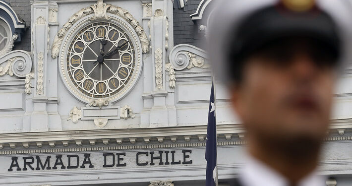 Comandante en jefe de la Armada por crimen en Iquique: «no nos representan»
