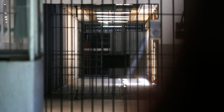 Población penal extranjera llegó a 12,8% en cárceles chilenas