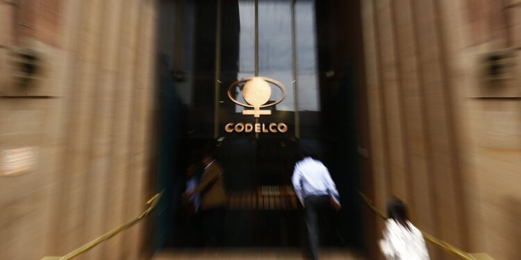 Excedentes de Codelco caen 72,5% en primer trimestre