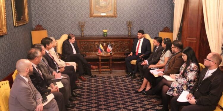 Venezuela recibió a una delegación de Chile para abordar «temas de interés binacional»