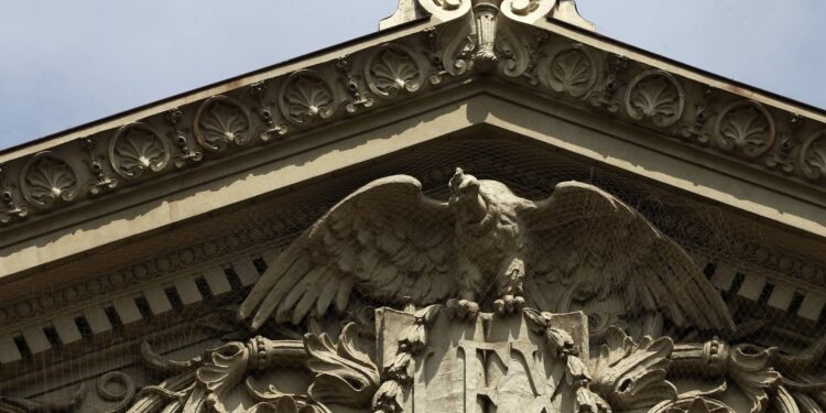 Corte Suprema aceptó ampliar plazo para cumplir el fallo contra las isapres