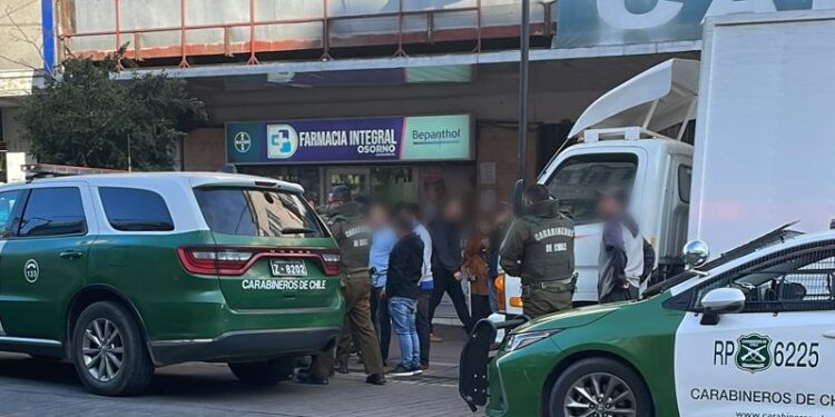 Detienen a sujetos por intento de robo en local comercial de Osorno