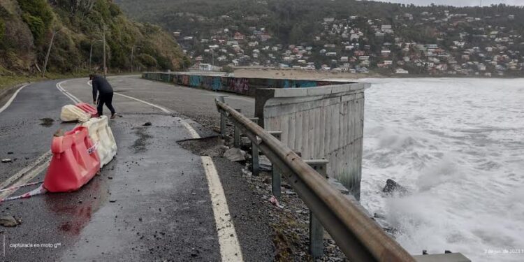 Socavón en San Juan de la Costa puso en alerta a autoridades y vecinos