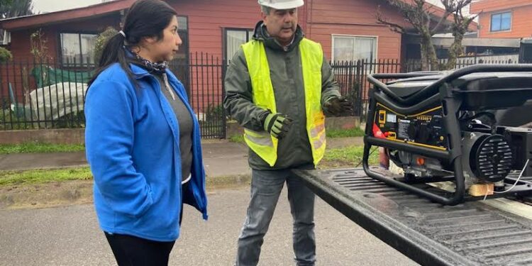 Saesa entregó generador de respaldo a vecina electrodependiente de Francke