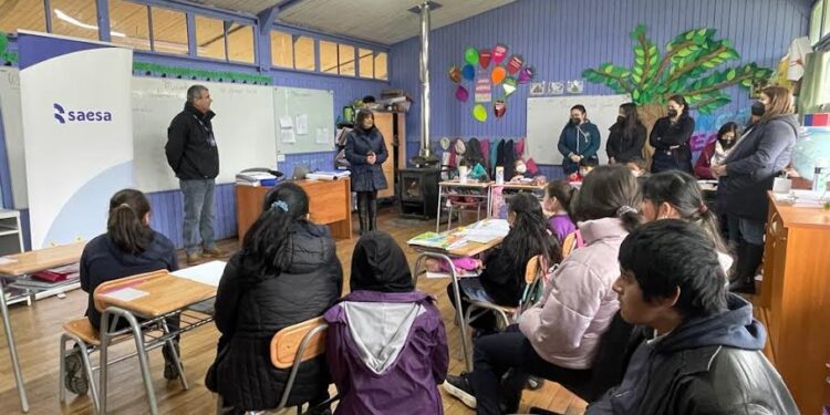 Saesa promueve concurso de eficiencia energética en escuelas rurales de la zona