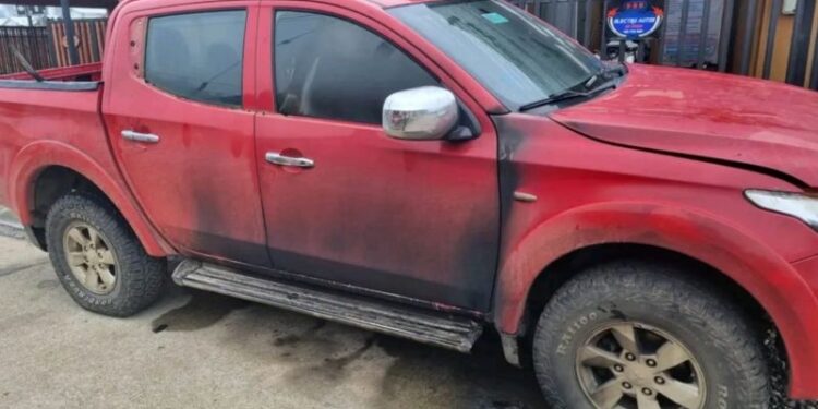 Hombre quedó detenido por rociar líquido acelerante a camioneta en Río Negro: era de su expareja 