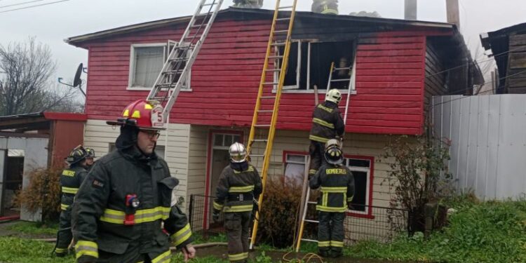 Seis damnificados deja incendio en sector Rahue de Osorno