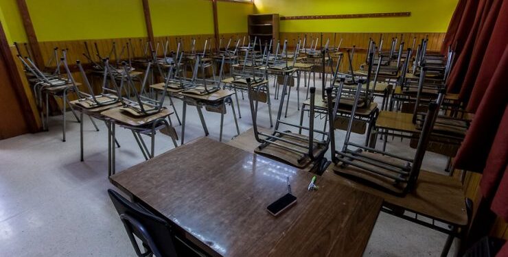 Profesores de Ancud denuncian que les deben más de la mitad del sueldo desde abril