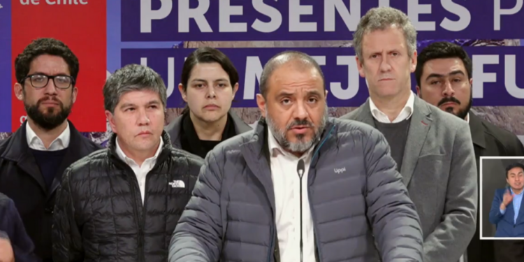 Ministro de Educación informó que clases suspendidas por sistema frontal se recuperarán en diciembre