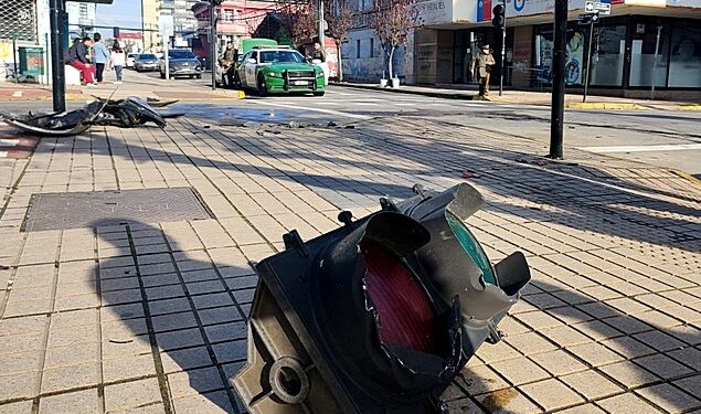 Colisión vehicular dejó dos lesionados en sector céntrico de Osorno