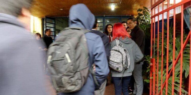 Ministro de Educación afirmó que «no hay adelanto de vacaciones de invierno» por sistema frontal