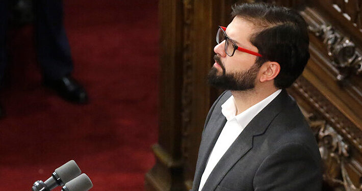 Encuesta Cadem: Aprobación del Presidente Boric cae ocho puntos y queda en 33%