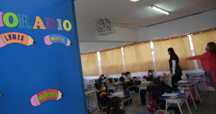 Desde hoy miércoles inicia  uso obligatorio de mascarillas en establecimientos educacionales