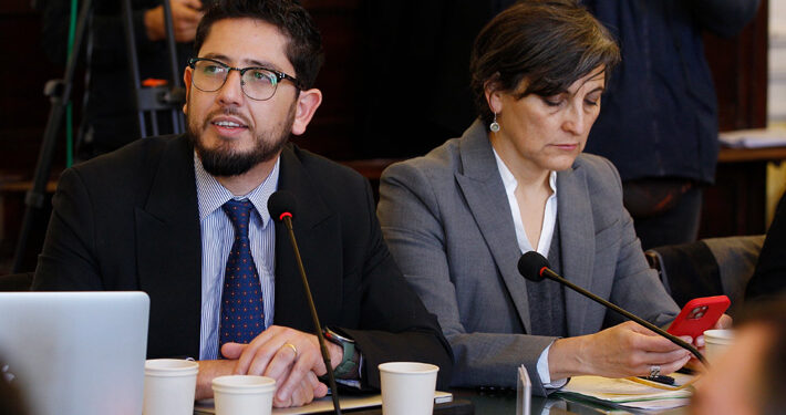 Cadem: 71% desaprueba gestión del Gobierno frente a crisis sanitaria y Boric pierde apoyo ganado tras Cuenta Pública