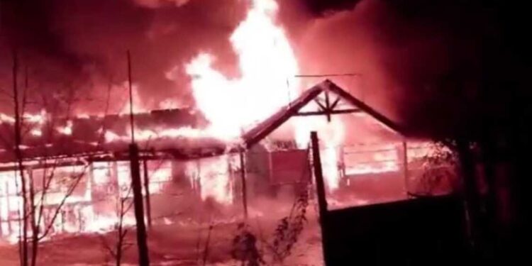 Resistencia Mapuche Malleco se adjudicó quema de escuela rural