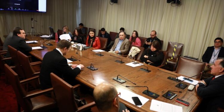 Comisión investigadora descartó irregularidades en indultos de Boric a «presos del estallido»