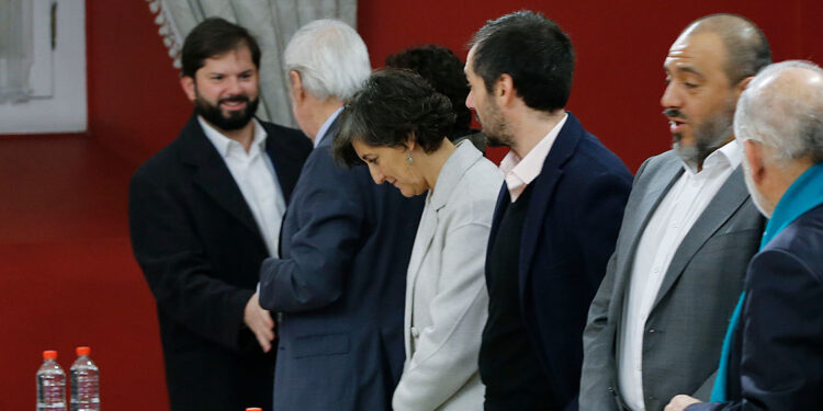 Con foco en la emergencia sanitaria, Presidente Boric encabeza consejo de gabinete en La Moneda